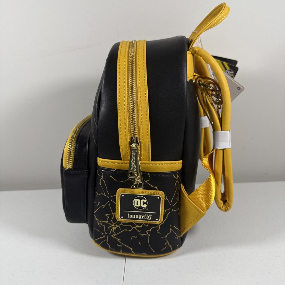 Loungefly DC Comics Black Adam Light Up Cosplay Mini Backpack Brand New With Tag - Picture 2 of 6